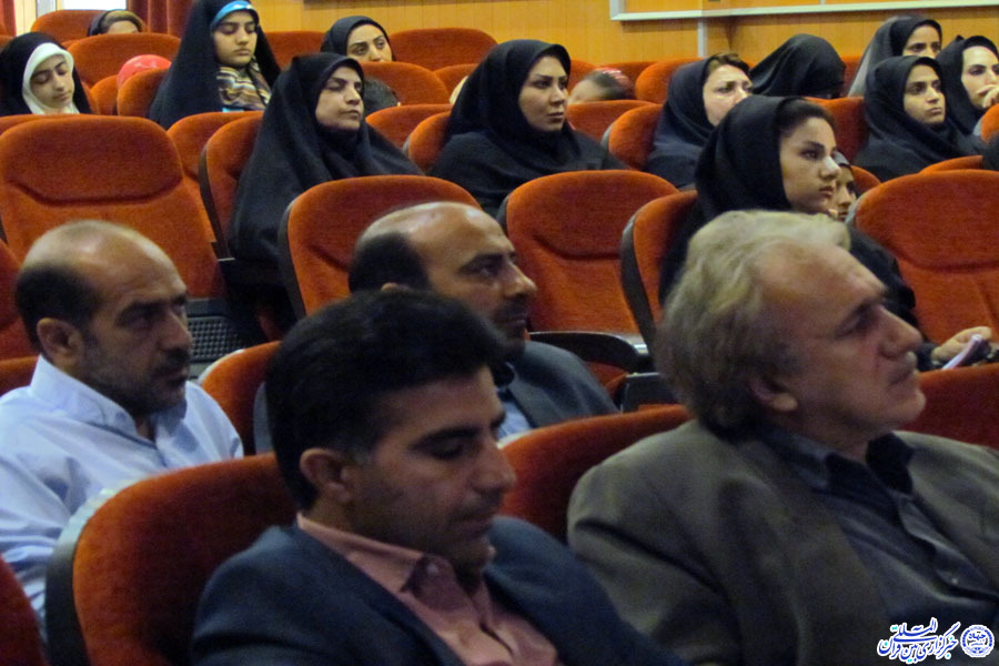 منتخبان جشنواره کتابخوانی رضوی در لرستان تجلیل شدند