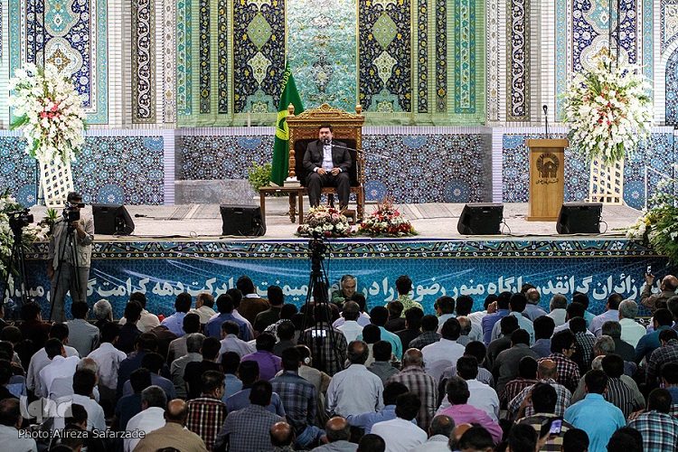محفل انس با قرآن در حرم  رضوی برگزار شد