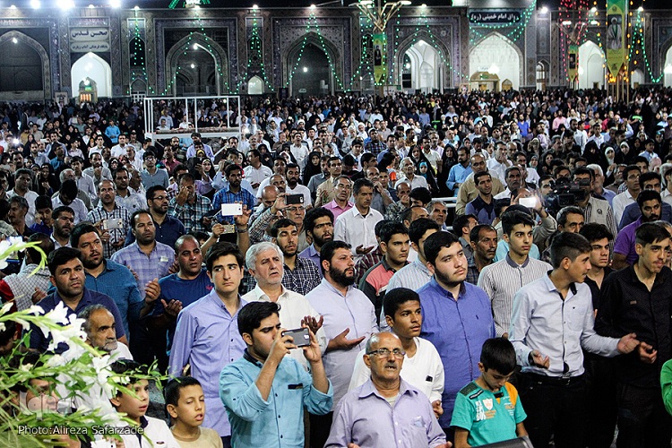 محفل انس با قرآن در حرم  رضوی برگزار شد