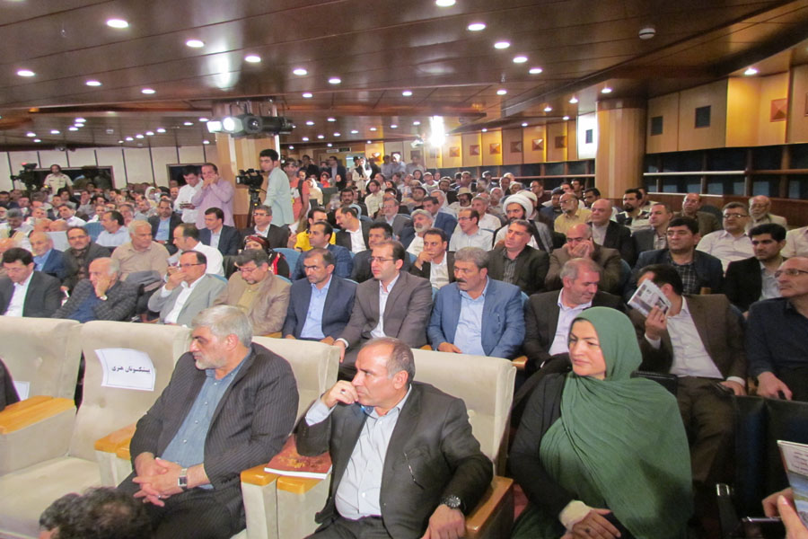 بازدید کاروان قرآنی لرستان از نمایشگاه هفته فرهنگی + عکس