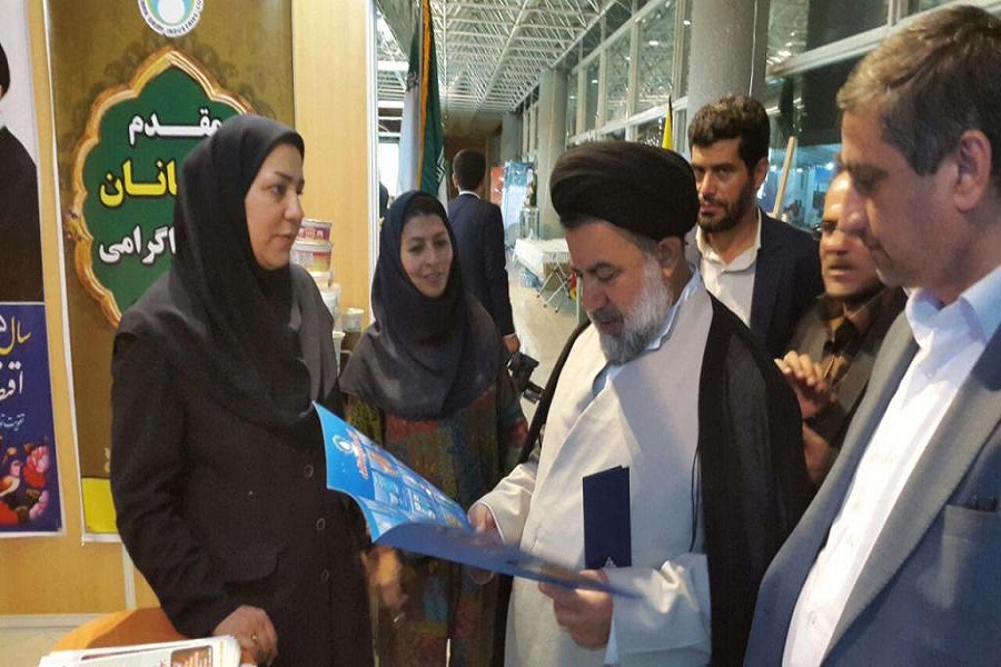 بازدید کاروان قرآنی لرستان از نمایشگاه هفته فرهنگی + عکس