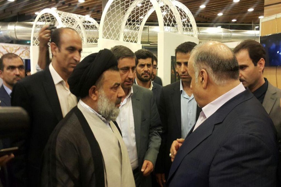 بازدید کاروان قرآنی لرستان از نمایشگاه هفته فرهنگی + عکس