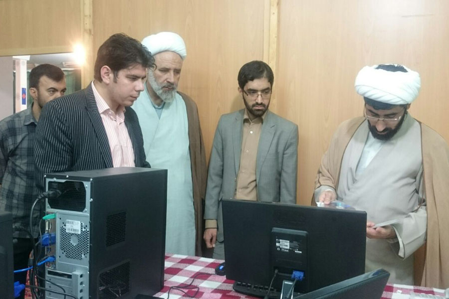 آغاز به‌کار مرکز آموزش حفظ مجازی قرآن کریم در لرستان + عکس