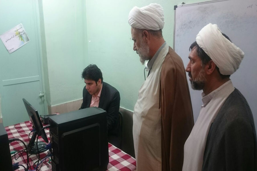 آغاز به‌کار مرکز آموزش حفظ مجازی قرآن کریم در لرستان + عکس