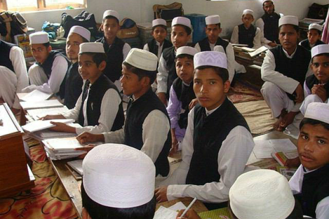 آماده//ثبت مدارس دینی در ایالت سند الزامی شد