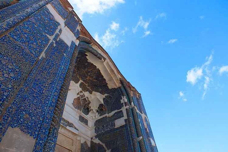 قلم قرآن در معماری اسلامی
