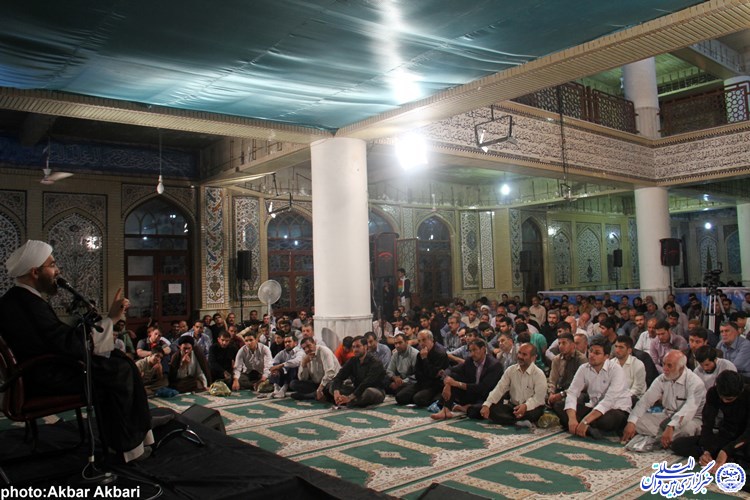 مهمترین چالش عصر حاضر، جنگ علیه خانواده است