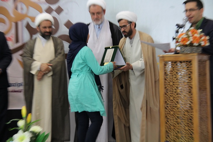 ششمین جشنواره کتابخوانی رضوی در استان مرکزی به کار خود پایان داد ششمین جشنواره کتابخوانی رضوی در استان مرکزی به کار خود پایان داد