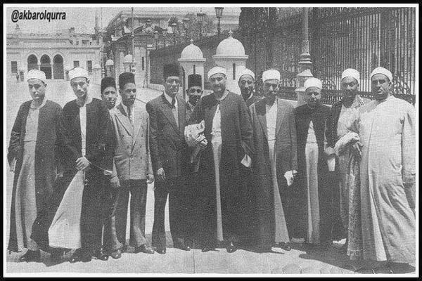 مصطفی اسماعیل در کنار قصر عابدین قاهره مصطفی اسماعیل در کنار قصر عابدین قاهره