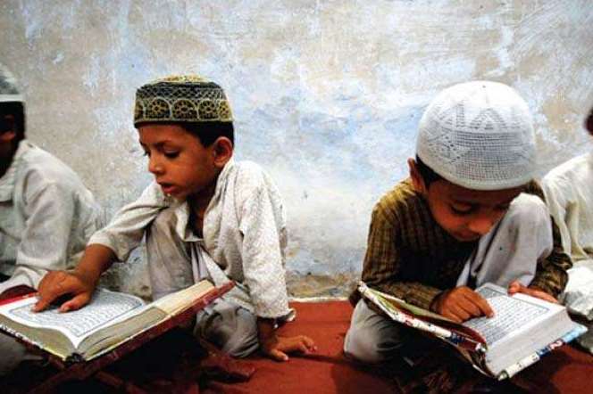 علاقه دختر هندو به تدریس قرآن