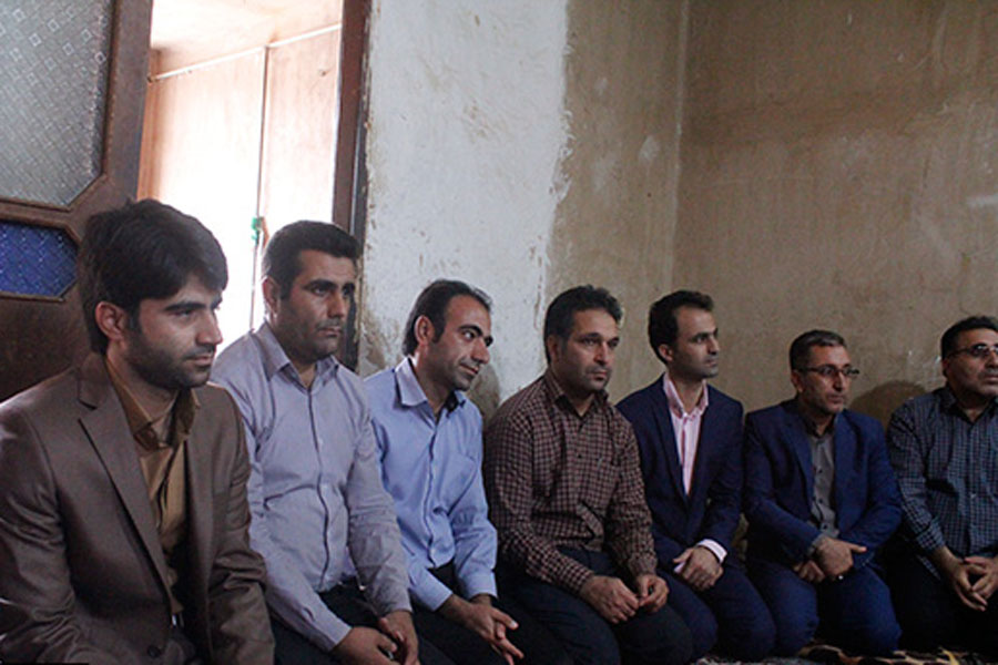 دیدار کارکنان دانشگاه پیام‌نور لرستان با خانواده شهید عبدیان + عکس