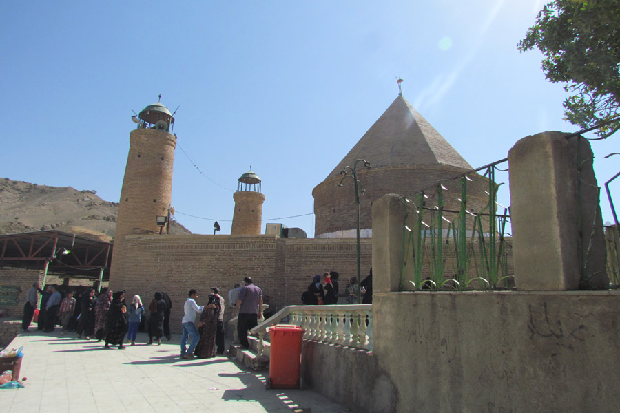 بقعه متبرکه امامزاده ابراهیم(ع) معروف به «بابای بزرگ» دلفان
