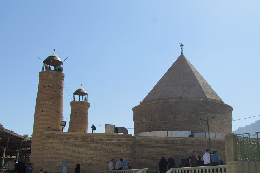 بقعه متبرکه امامزاده ابراهیم(ع) معروف به «بابای بزرگ» دلفان