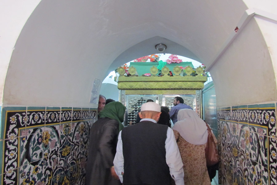 بقعه متبرکه امامزاده «بابای بزرگ» دلفان + عکس