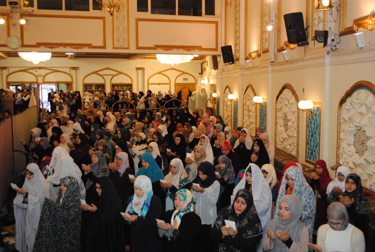 اقامه نماز عید قربان در مرکز اسلامی انگلیس + عکس اقامه نماز عید قربان در مرکز اسلامی انگلیس + عکس