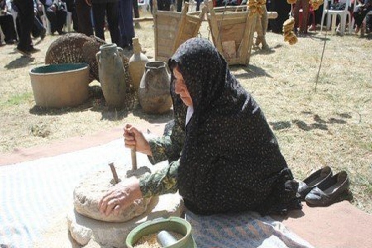جشنواره روستایی و انگور در خمین برگزار شد
