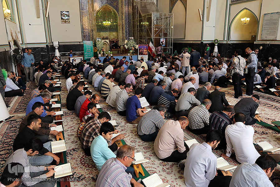 اجتماع بزرگ قرآنیان در یادبود شهید حاجی‌حسنی کارگر برگزار شد