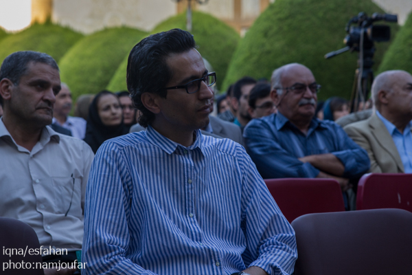 رونمایی از تابلو منا