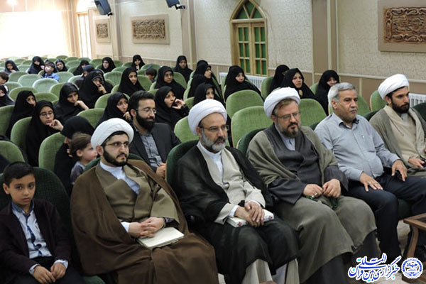 عکس: افتتاحیه حوزه علمیه معصومیه یزد و تجلیل از طلاب