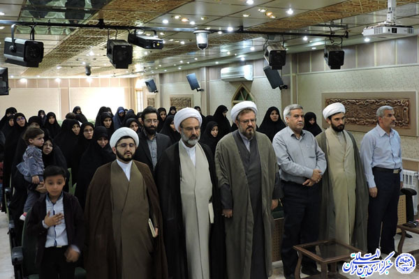 عکس: افتتاحیه حوزه علمیه معصومیه یزد و تجلیل از طلاب