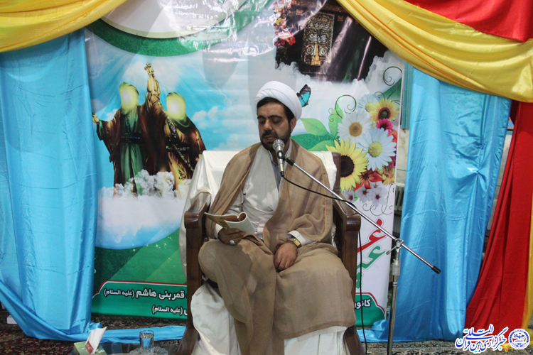 خطبه‌خوانی غدیر در مسجد قمر بنی‌هاشم شاهدیه+عکس
