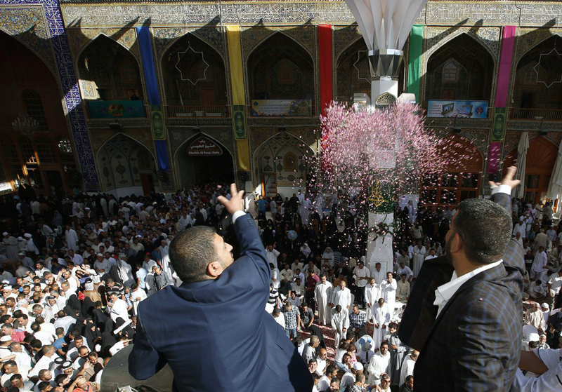 هزاران زائر میهمان صحن حضرت زهرا(س) +گزارش تصویری