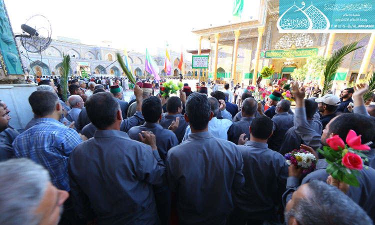 تصاویر رونمایی از گلدسته‌های طلاکاری‌شده امامین کاظمین(ع)
