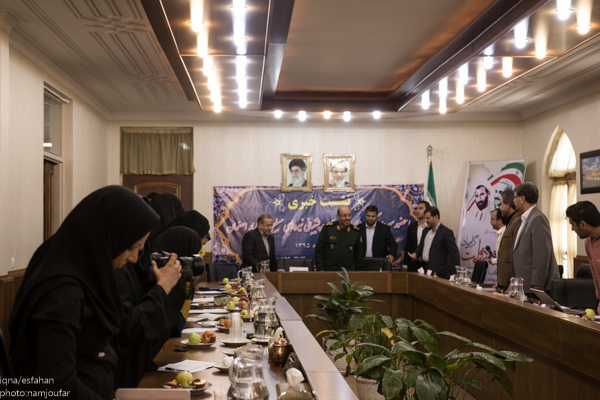 نشست خبری وزیر دفاغ و استاندار اصفهان