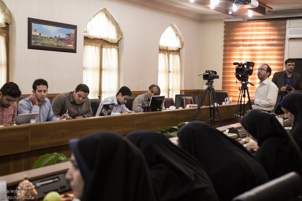 نشست خبری وزیر دفاغ و استاندار اصفهان