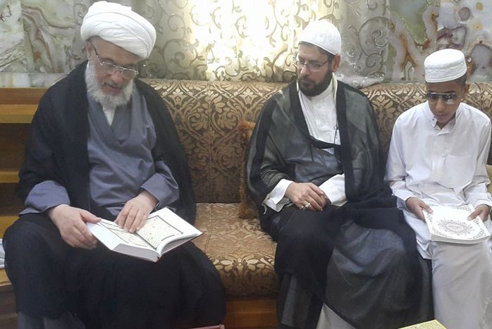 تجلیل از مسن‌ترین و خردسال‌ترین حافظ قرآن در کربلا + عکس