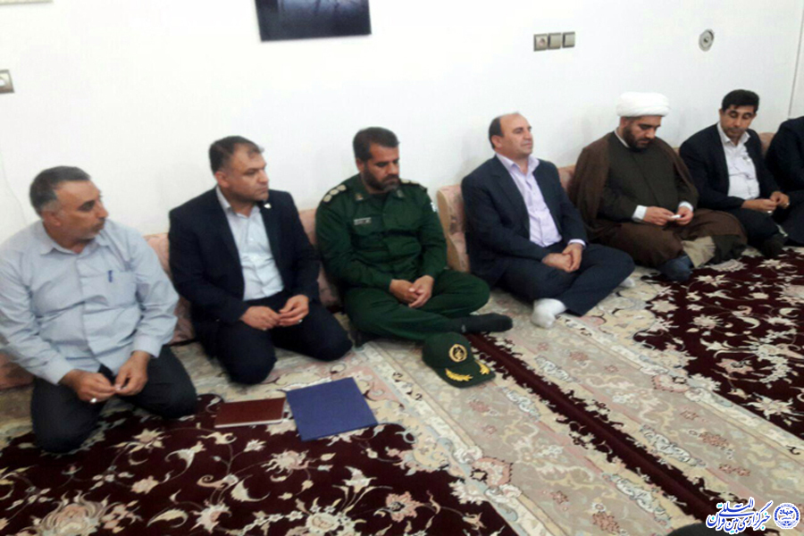 دیدار مسئولان پل‌دختر با خانواده شهید سعیدی