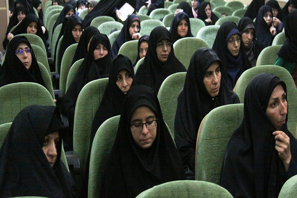 همایش«نقش بانوان در ولایتمداری» در یزد برگزار شد