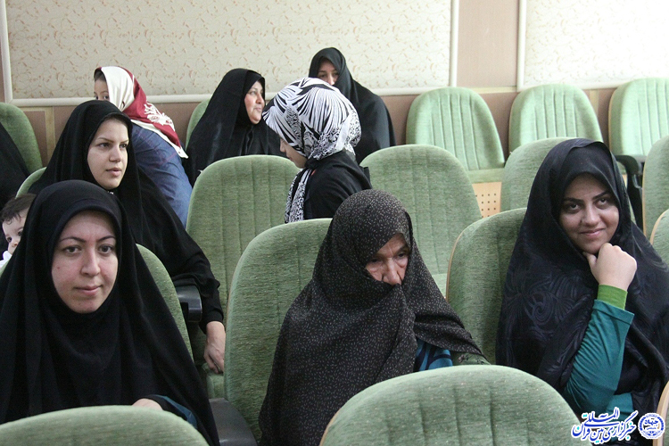 همایش«نقش بانوان در ولایتمداری» در یزد برگزار شد