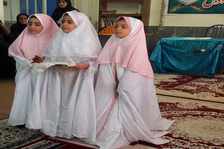جشن «آغاز قرآن کلاس اولی‌ها» در ساوه برگزار شد+عکس