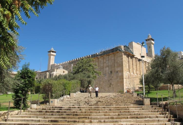 اسرائیل مسجد ابراهیمی را به روی فلسطینیان می‌بندد