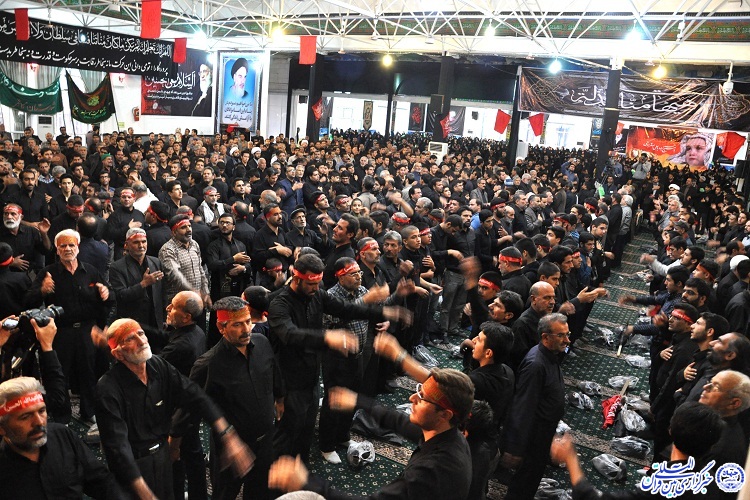 پوششی// همایش استانی لبیک یا حسین در کاشمر برگزار شد.