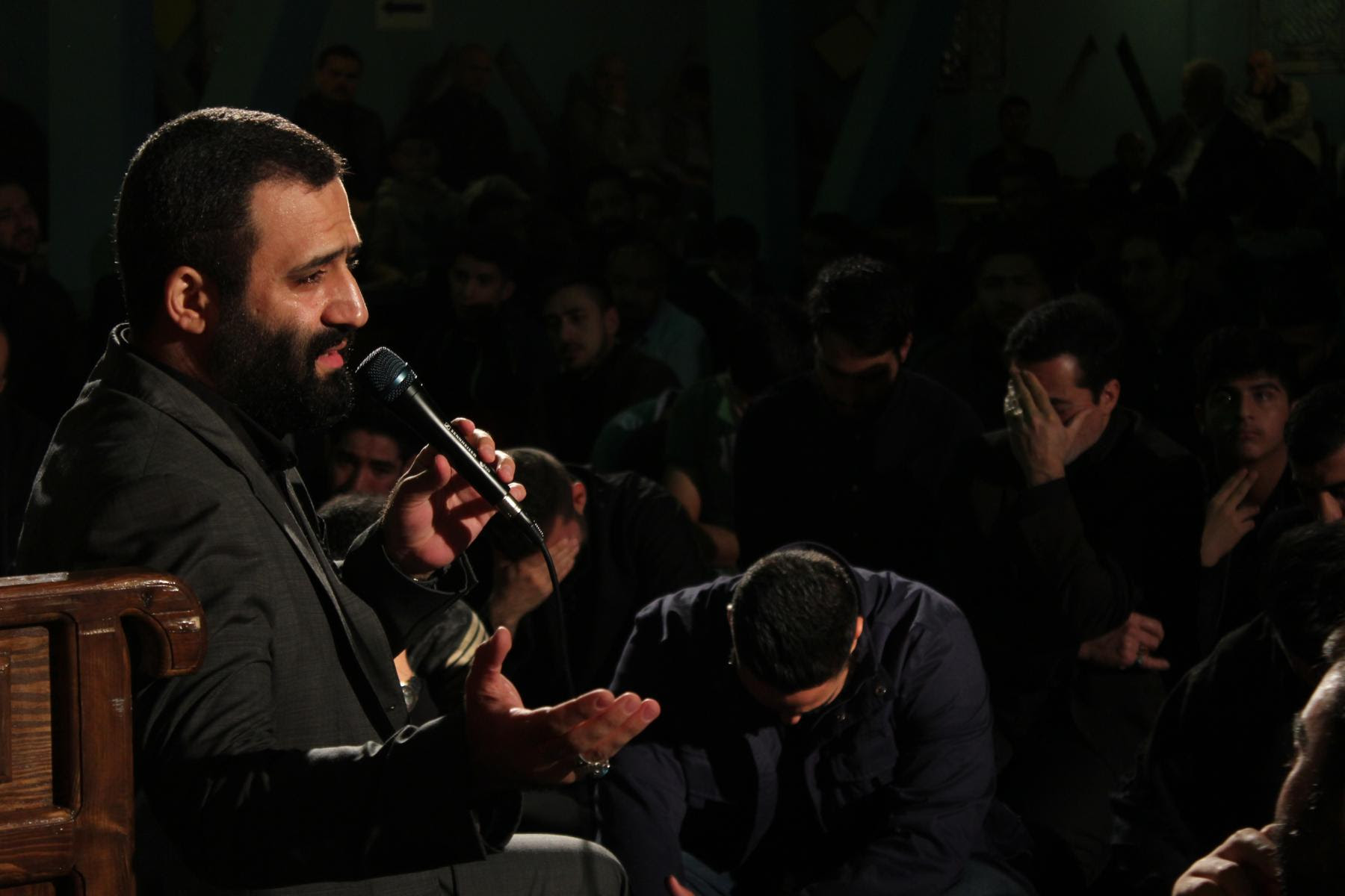 عزاداری شبهای نخست محرم در مرکز اسلامی هامبورگ + عکس عزاداری شبهای نخست محرم در مرکز اسلامی هامبورگ + عکس