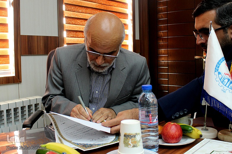 گزارش تصویری انعقاد تفاهم‌نامه بین جهاد دانشگاهی با سازمان بسیج فناوری استان مرکزی