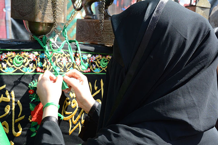 طلب حاجت با نذر چهل شمع در چهل منبر