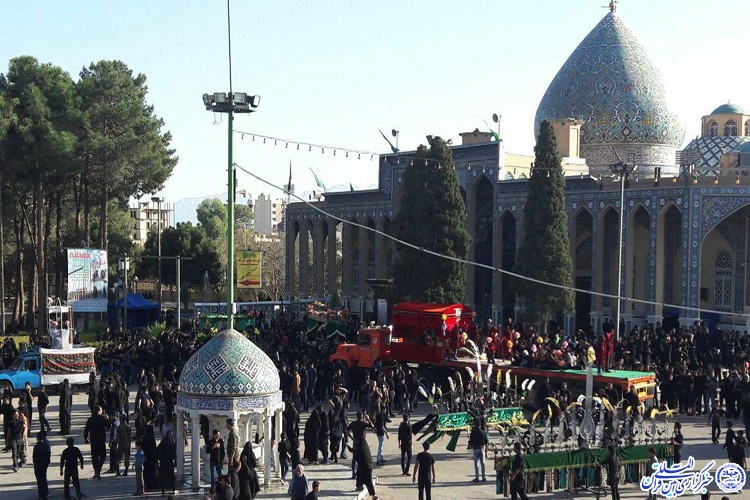 عکس: عزدارای روز عاشورا در امامزاده سیدجعفرمحمد ع یزد