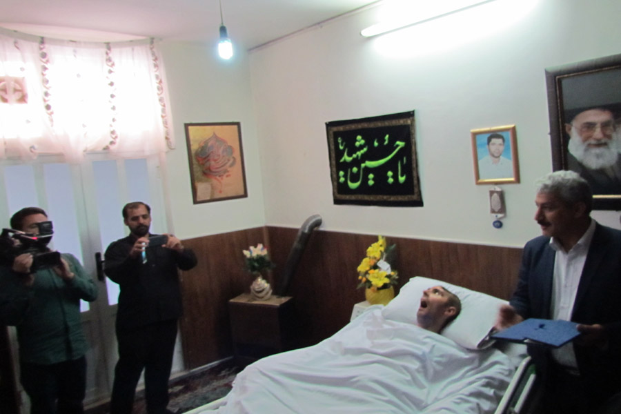 دیدار جامعه ورزشی لرستان با شهید زنده لرستانی