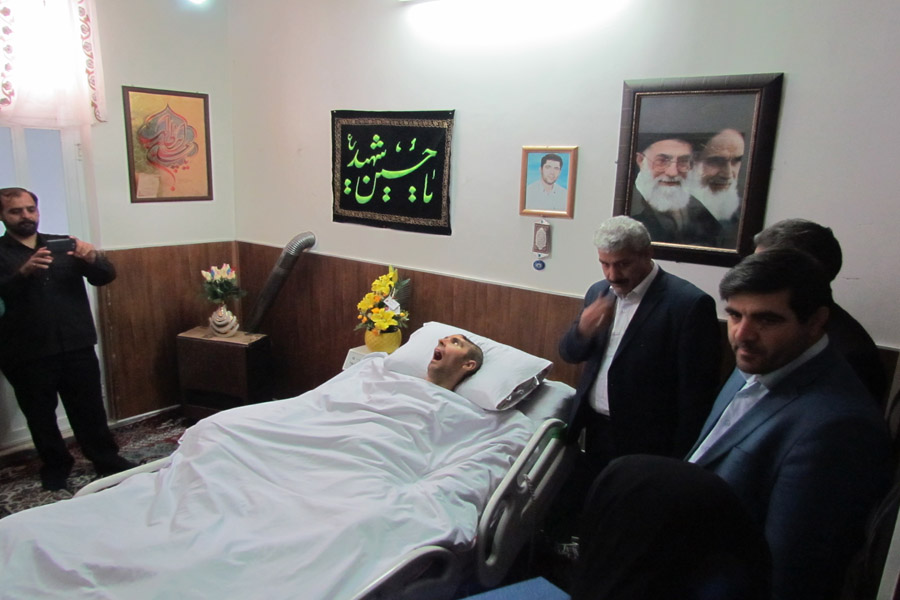 دیدار جامعه ورزشی لرستان با شهید زنده لرستانی