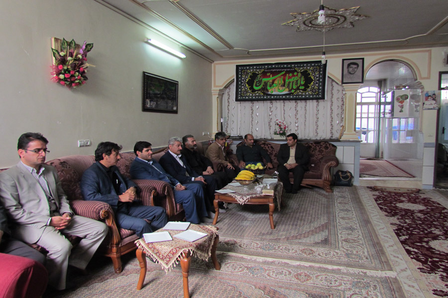 دیدار جامعه ورزشی لرستان با شهید زنده لرستانی