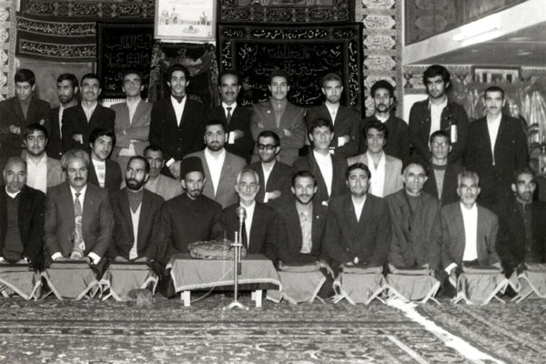 جمعی از قاریان قرآن مشهد در حسینیه خیاطهای مشهد جمعی از قاریان قرآن مشهد در حسینیه خیاطهای مشهد