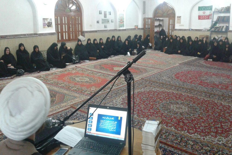 کارگاه‌های آموزشی و محافل قرآنی در جای جای گیلان برگزار شد