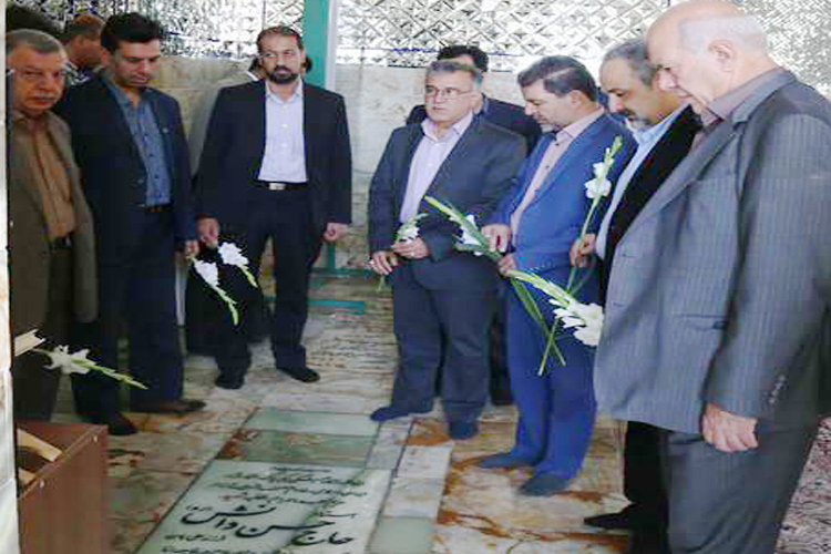 پاسداری از حرمت خون شهدا رسالتی سنگین است پاسداری از حرمت خون شهدا رسالتی سنگین است