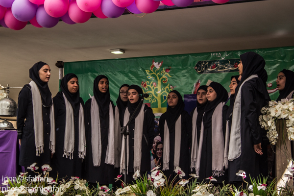 زنگ بازگشایی مدارس در هنرستان دخترانه فضیلی با حضور استاندار اصفهان نواخته شد.
