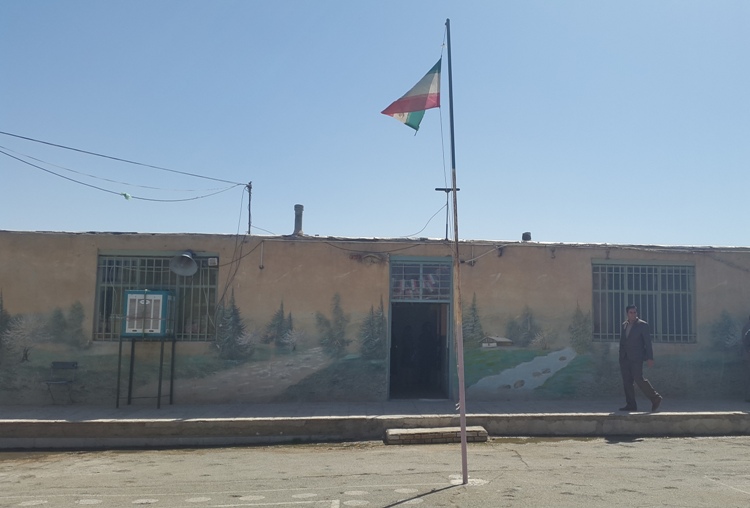 بازدید وزیر از وضعیت دانش‌آموزان مناطق محروم + عکس