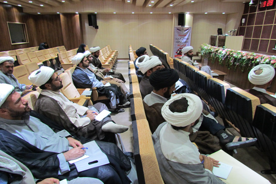 برگزاری کارگاه آموزشی نماز در خرم‌آباد