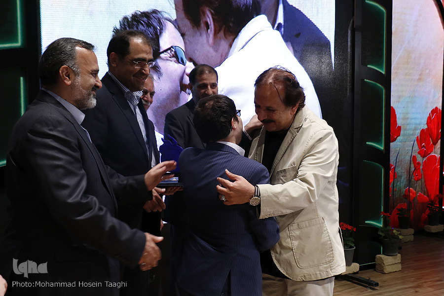 گزارش ایکنا از افتتاحیه بیستویکمین جشنواره قرآن و عترت دانشگاههای علوم پزشکی کشور گزارش ایکنا از افتتاحیه بیستویکمین جشنواره قرآن و عترت دانشگاههای علوم پزشکی کشور